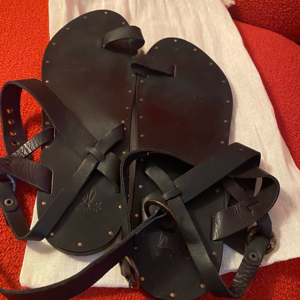 BEEK PRINIA SANDALS